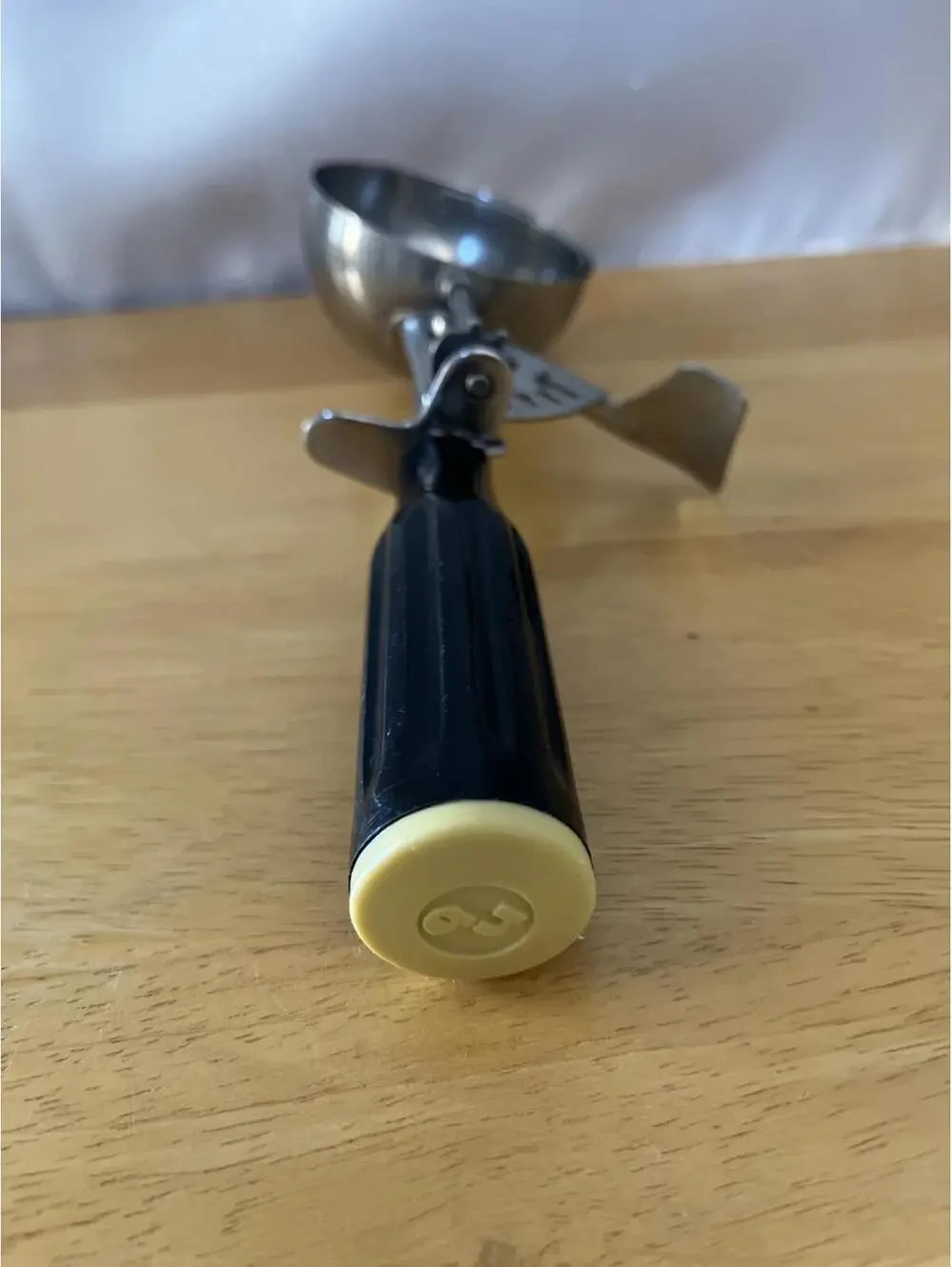 Vintage Hamilton Beach Model NSF 67 Ice Cream Scoop with Black Handle